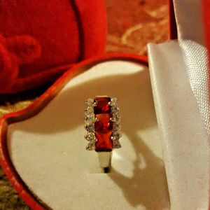 1.3 CT RUBY PRINCESS RING CZ costume jewlery beaut